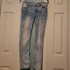 COPY - Juniors "acid wash" jeans